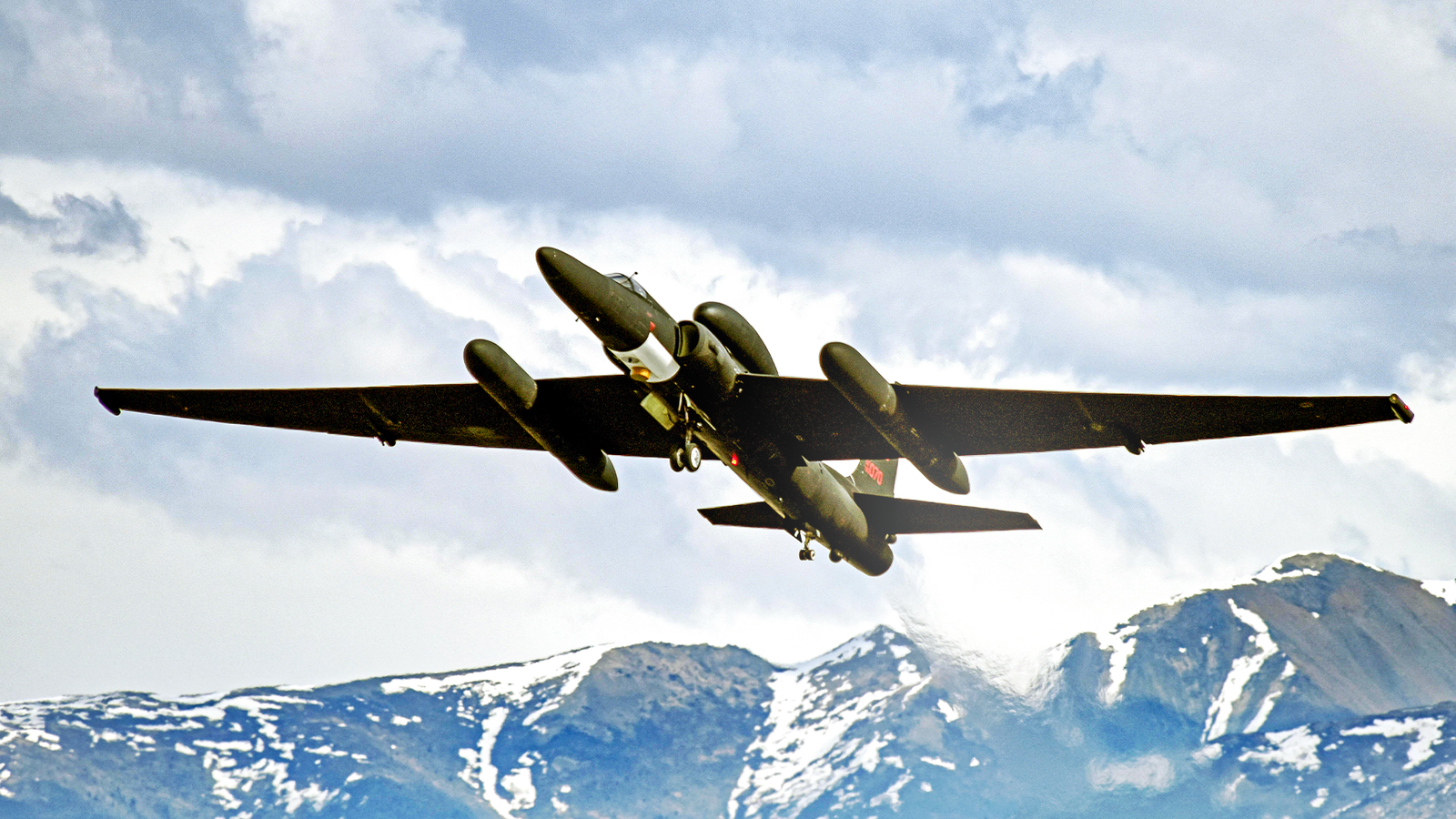 Защо пилотите на U-2 дишат чист кислород в продължение на един час, преди да летят на височина от 70,000 фута